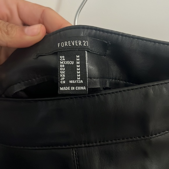 Forever21 black faux leather mini skirt - Picture 2 of 5